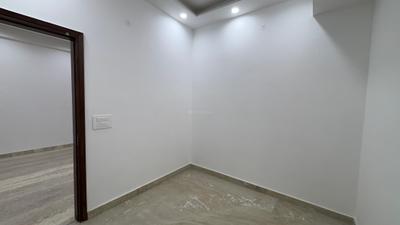 Bedroom Image of 1050 Sq.ft 4 BHK Apartment / Flat for sale in Sector 5 Rohini New Delhi for Rs. 10000000