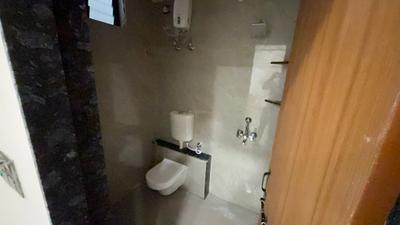 Bathroom Image of 750 Sq.ft 1 BHK Builder Floor for rent in Mahalakshmi Nagar Indore for Rs. 16500