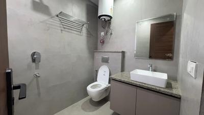 Bathroom Image of 1050 Sq.ft 1 BHK Builder Floor for rent in DLF Phase 3 Gurgaon for Rs. 37500