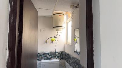 Bathroom Image of 540 Sq.ft 1 BHK Apartment / Flat for rent in Signature Global Andour Heights, Sector 71 Gurgaon for Rs. 25000