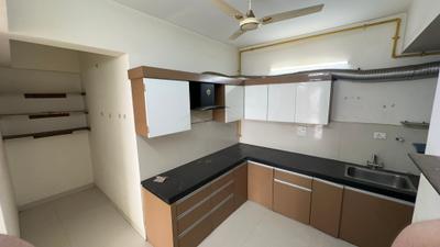 Kitchen Image of 2500 Sq.ft 4 BHK Apartment / Flat for rent in Shekhar Maple Woods, Nipania Indore for Rs. 55000