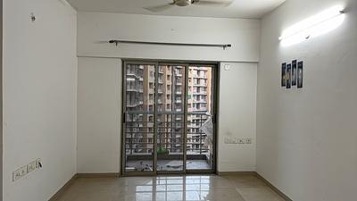 Living Room Image of 1080 Sq.ft 2 BHK Apartment / Flat for rent in Adani The Meadows, Shantigram Ahmedabad for Rs. 23000