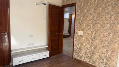 Bedroom Image of 950 Sq.ft 3 BHK Builder Floor for sale in Sector 7 Rohini New Delhi for Rs. 15000000