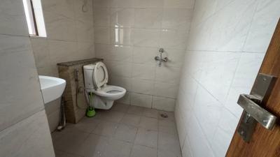 Bathroom Image of 600 Sq.ft 1 RK Studio for rent in Sector 55 Gurgaon for Rs. 20000
