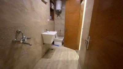 Image of 2000 Sq.ft 4 BHK Apartment / Flat for rent in Vasant Kunj, New Delhi for Rs. 60000