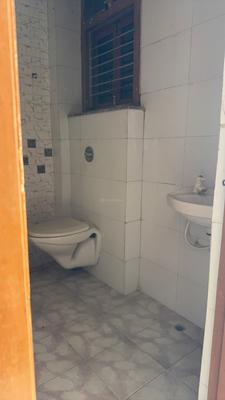 Bathroom Image of 1000 Sq.ft 2 BHK Builder Floor for rent in Dahiawan Chhapra for Rs. 5000