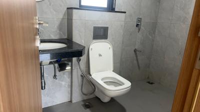 Image of 1500 Sq.ft 3 BHK Apartment / Flat for rent in Godrej Urban Park, Powai, Mumbai for Rs. 120000