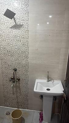 Bathroom Image of 420 Sq.ft 1 BHK Builder Floor for rent in Rajpur Khurd Village New Delhi for Rs. 25000