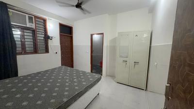 Bedroom Image of 750 Sq.ft 1 BHK Apartment / Flat for rent in Sector 39 Gurgaon for Rs. 25800