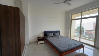Bedroom Image of 1500 Sq.ft 3 BHK Apartment / Flat for sale in Mahagun Mascot, Crossings Republik Ghaziabad for Rs. 12200000