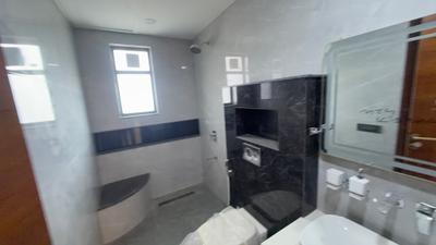 Image of 2250 Sq.ft 3 BHK Builder Floor for sale in BPTP Amstoria , Sector 102, Gurgaon for Rs. 38000000
