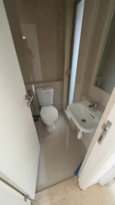Bathroom Image of 650 Sq.ft Studio Apartment / Flat for rent in Hiranandani Solitaire, Thane West Thane for Rs. 33000
