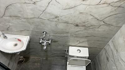 Bathroom Image of 450 Sq.ft 1 RK Builder Floor for rent in Nipania Indore for Rs. 11000
