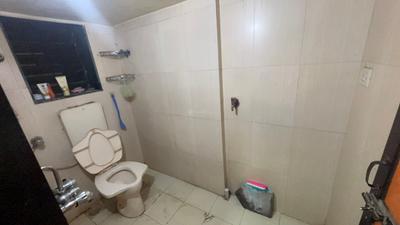 Bathroom Image of 350 Sq.ft 1 RK Apartment / Flat for rent in Kalwa Thane for Rs. 12000