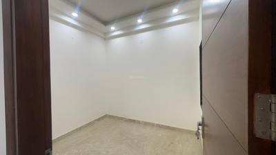 Bedroom Image of 1000 Sq.ft 3 BHK Apartment / Flat for sale in Sector 5 Rohini New Delhi for Rs. 8000000