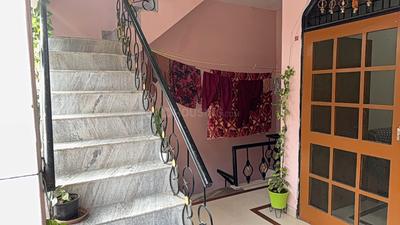 Living Room Image of 650 Sq.ft 6 BHK Independent House for sale in Indira Nagar Lucknow for Rs. 9000000