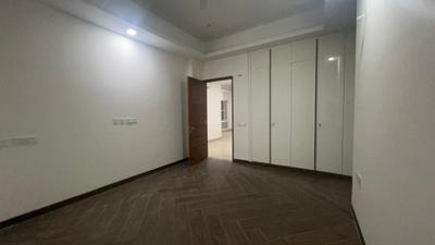 Bedroom Image of 2385 Sq.ft 4 BHK Apartment / Flat for rent in Wave Veridia, Wave City Ghaziabad for Rs. 55000