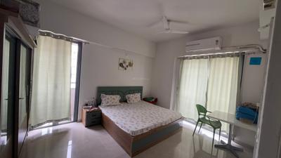 Bedroom Image of 1700 Sq.ft 3 BHK Apartment / Flat for rent in Altezza, Sargasan Gandhinagar for Rs. 45000