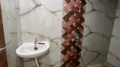 Bathroom Image of 650 Sq.ft 1 BHK Apartment / Flat for rent in Mahalakshmi Nagar Indore for Rs. 19000