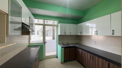 Kitchen Image of 1880 Sq.ft 3 BHK Apartment / Flat for sale in Vatika The Seven Lamps, Sector 82 Gurgaon for Rs. 22600000