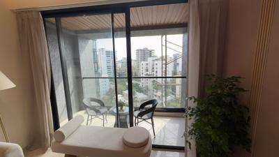 Balcony Image of 1300 Sq.ft 3 BHK Apartment / Flat for sale in Khar West Mumbai for Rs. 105000000