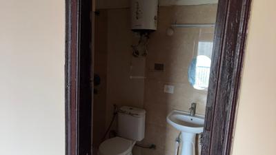 Image of 1000 Sq.ft 2 BHK Apartment / Flat for rent in Amrapali Silicon City, Sector 76, Noida for Rs. 29000