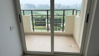 Balcony Image of 1114 Sq.ft 2.5 BHK Apartment / Flat for sale in Nimbus The Express Park View Tower L L1 M M1, Chi V Greater Noida for Rs. 9100000
