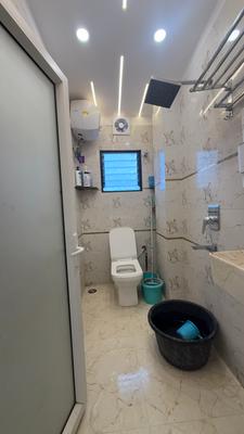 Bathroom Image of 850 Sq.ft 2 BHK Builder Floor for sale in Picnic Garden Kolkata for Rs. 4050000
