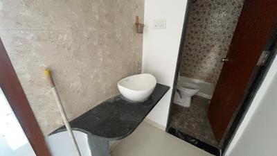 Bathroom Image of 600 Sq.ft 1 BHK Apartment / Flat for rent in Mainland Valencia, Wagholi Pune for Rs. 14000