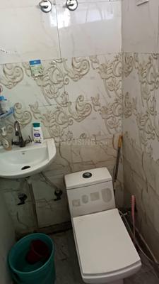 Bathroom Image of 550 Sq.ft 1 RK Apartment / Flat for sale in Sector 73 Noida for Rs. 2200000