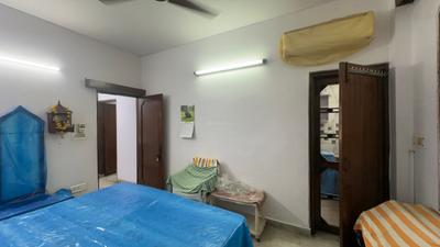 Bedroom Image of 1650 Sq.ft 3 BHK Builder Floor for sale in Rajouri Garden New Delhi for Rs. 22500000