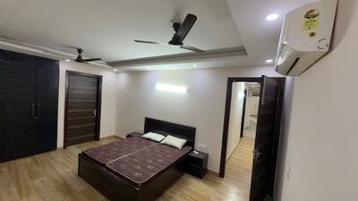 Bedroom Image of 2200 Sq.ft 4 BHK Builder Floor for rent in Vikaspuri New Delhi for Rs. 100000