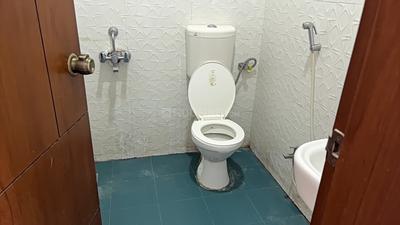 Bathroom Image of 195 Sq.ft 1 RK Independent House for rent in Veena Nagar Indore for Rs. 10000