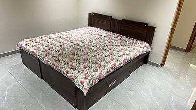 Bedroom Image of 2300 Sq.ft 3 BHK Apartment / Flat for rent in Pramukh Omkar Rivanta 1, Randesan Gandhinagar for Rs. 45000