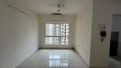 Living Room Image of 616 Sq.ft 1 BHK Apartment / Flat for sale in Lodha Amara, Kolshet Thane for Rs. 7600000