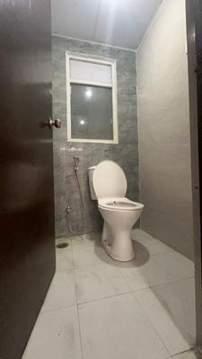 Bathroom Image of 600 Sq.ft 1 BHK Apartment / Flat for rent in Amrapali Dream Valley 2, Noida Extension Greater Noida for Rs. 16000