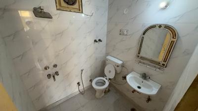 Image of 1800 Sq.ft 3 BHK Apartment / Flat for rent in CGHS Saral Apartment, Sector 10 Dwarka, New Delhi for Rs. 42000