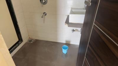 Bathroom Image of 700 Sq.ft 1 BHK Apartment / Flat for sale in Geomatrix Silver Crest, Panvel Navi Mumbai for Rs. 7200000