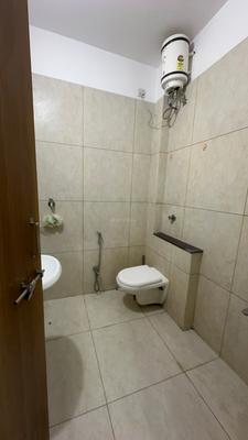Bathroom Image of 500 Sq.ft 1 BHK Builder Floor for rent in Mahalakshmi Nagar Indore for Rs. 19000