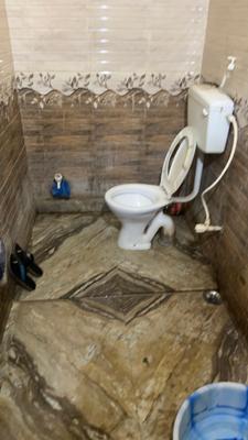 Bathroom Image of 500 Sq.ft 2 BHK Independent House for rent in Ward No 113 Kolkata for Rs. 7500