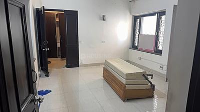 Bedroom Image of 2100 Sq.ft 3 BHK Builder Floor for rent in New Friends Colony New Delhi for Rs. 95000