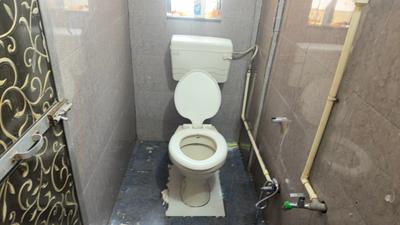 Bathroom Image of 225 Sq.ft 1 RK Apartment / Flat for rent in Powai Mumbai for Rs. 19000
