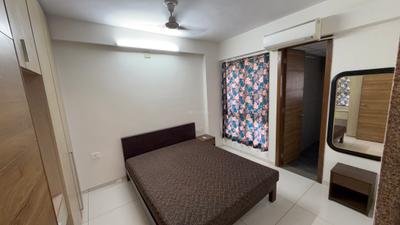 Bedroom Image of 2700 Sq.ft 4 BHK Apartment / Flat for rent in Earth Elegance, Bodakdev Ahmedabad for Rs. 100000