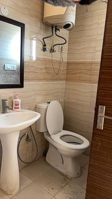 Bathroom Image of 450 Sq.ft 1 RK Apartment / Flat for rent in Supertech Eco Suites by Supertech Limited, Sector 90 Noida for Rs. 19300