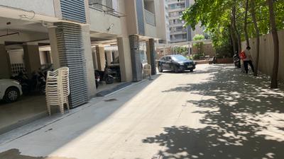 Bedroom Image of 1045 Sq.ft 3 BHK Apartment / Flat for rent in Yash Evana, Chandkheda Ahmedabad for Rs. 21000