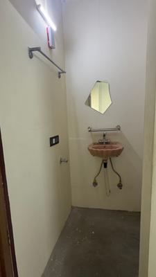 Bathroom Image of 150 Sq.ft 1 RK Independent House for rent in Rajpur Khurd Village New Delhi for Rs. 5000