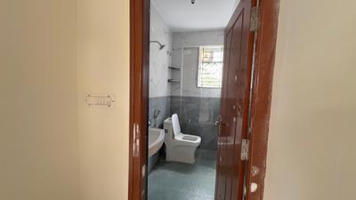 Bathroom Image of 700 Sq.ft 1 BHK Builder Floor for rent in Arakere Bengaluru for Rs. 27000