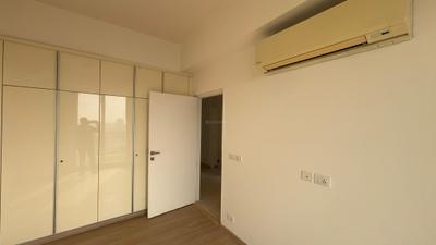 Bedroom Image of 1818 Sq.ft 3 BHK Apartment / Flat for rent in DLF The Primus, Sector 82A Gurgaon for Rs. 56000