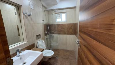 Image of 2400 Sq.ft 4 BHK Apartment / Flat for rent in Paras Emperor, Hoshangabad Road, Bhopal for Rs. 60000
