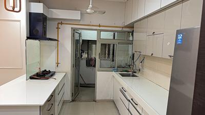 Kitchen Image of 1350 Sq.ft 2.5 BHK Apartment / Flat for rent in Adani The Meadows, Shantigram Ahmedabad for Rs. 38000